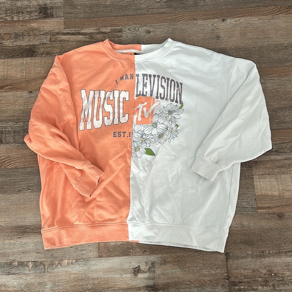 MTV Tops - SHEIN crewneck